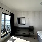 Modern And Cozy Fjord View Kjerrvika