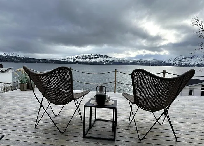 Modern And Cozy Fjord View Hébergement de vacances Kjerrvika