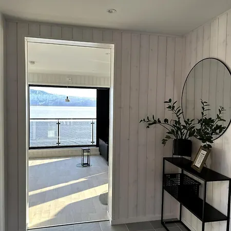 Modern And Cozy Fjord View Kjerrvika