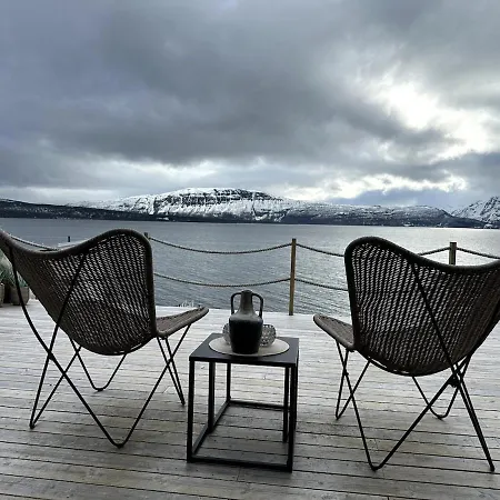 Modern And Cozy Fjord View 別荘 Kjerrvika